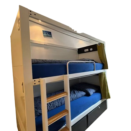 Hostel-removebg-preview Hostel Bühne leben