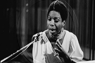 Nina Simone Selbstsicher auftreten