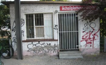Bahnhof Suhl Schallplattenladen 1