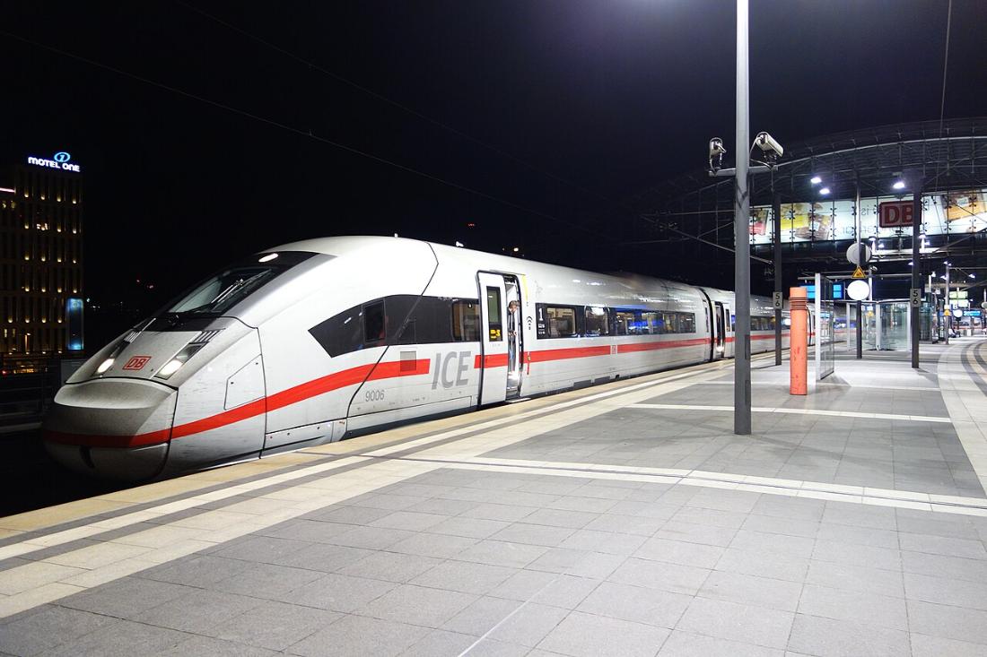 ICE 4 Berlin Hauptbahnhof (1)