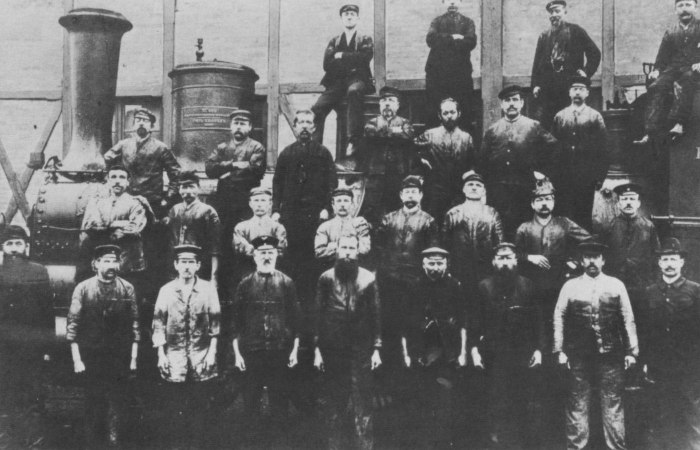 Gruppenbild Werkstätte Aalen vor Lok B