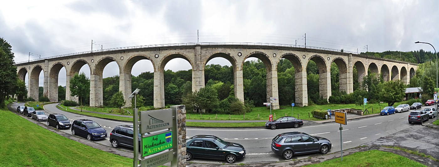 Der Altenbekener Viadukt über dem Tal