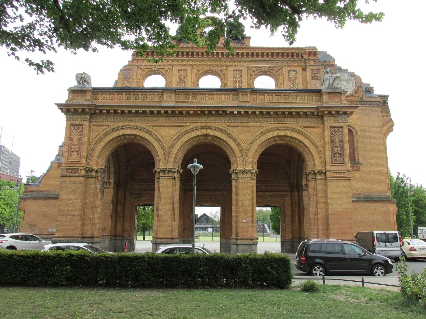 Anhalter Bahnhof facade 1