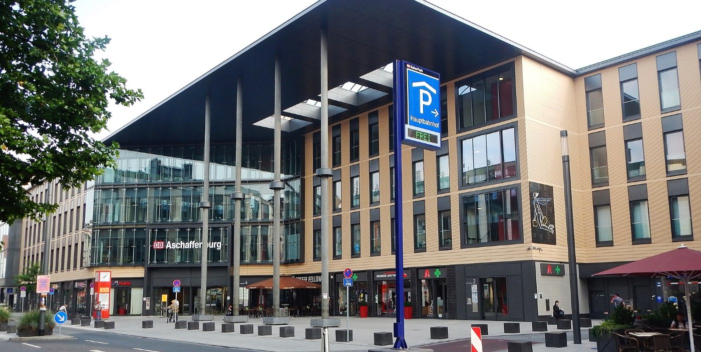 Hauptbahnhof in Aschaffenburg panoramio (1)