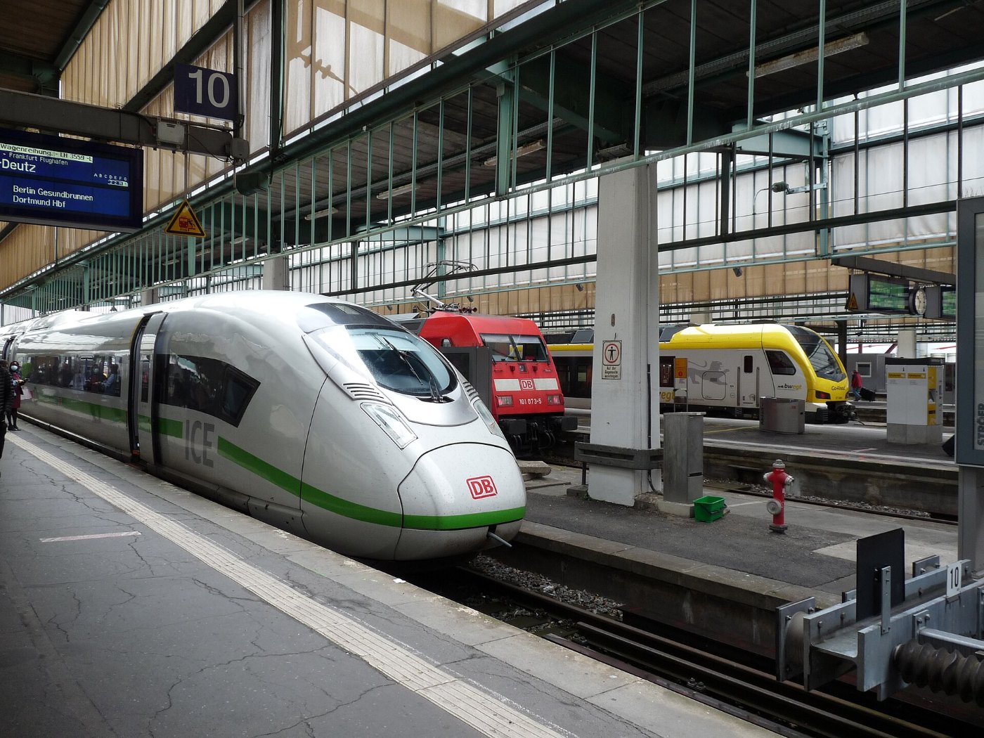 Stuttgart Hbf 2021 3