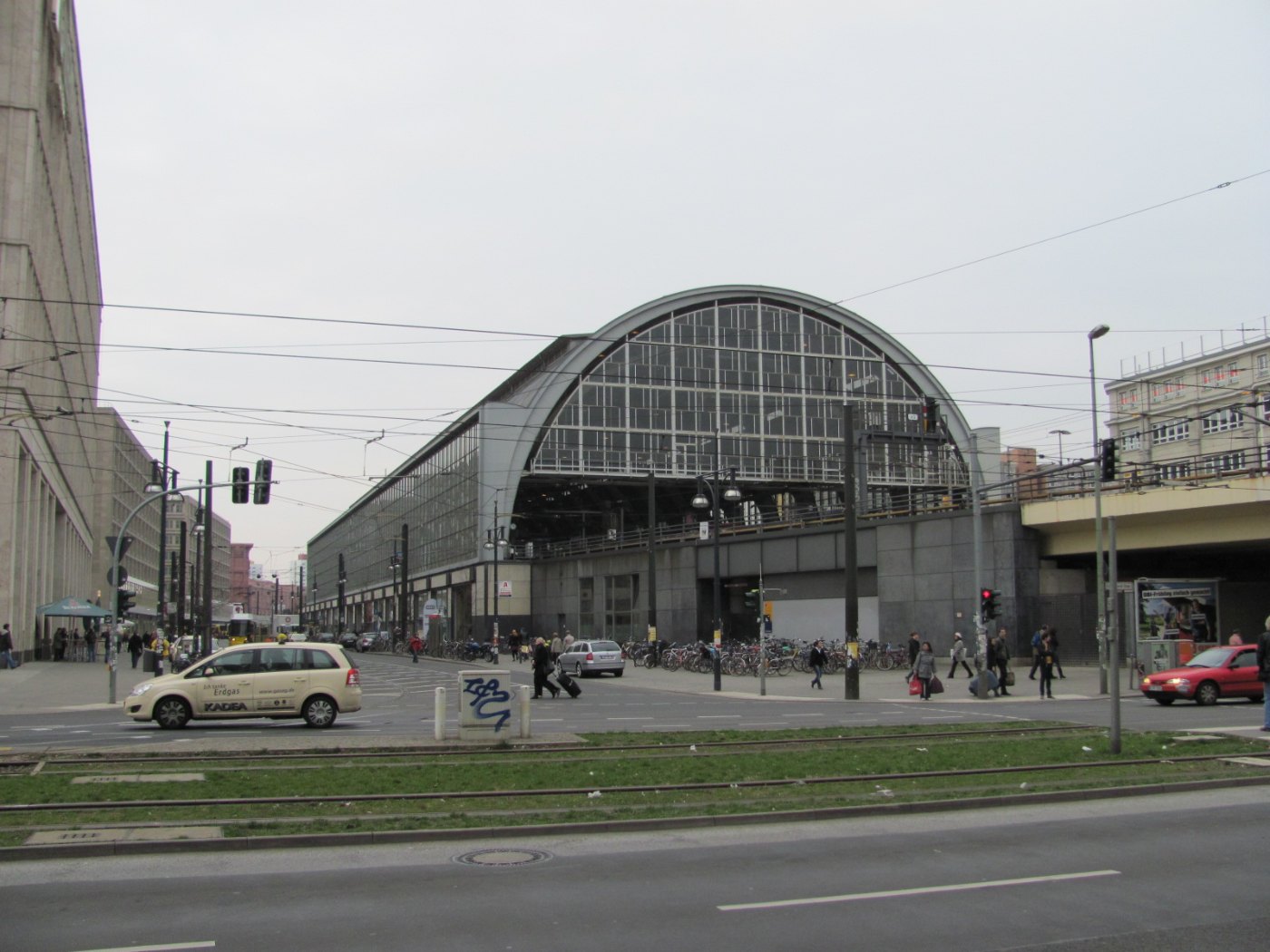 Bahnhof Berlin Alexanderplatz from east