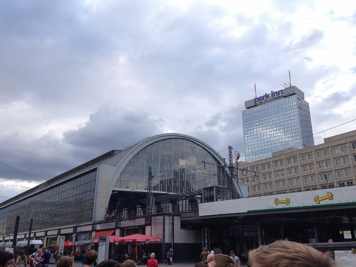 Berlin, Bahnhof Alexanderplatz, Park Inn 2014 07