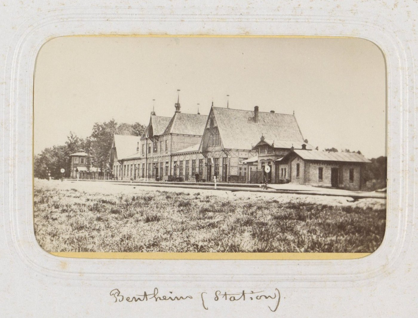 Gezicht op het spoorwegstation van Bentheim, RP F F00861 25 2