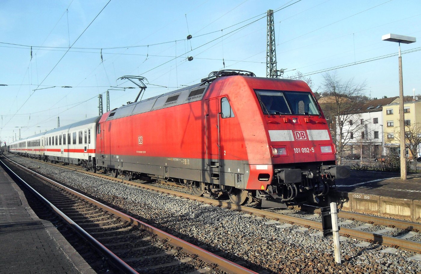 Bensheimer Bahnhof auf Bahnsteig zu Gleis 3 Richtung Frankfurt am Main (