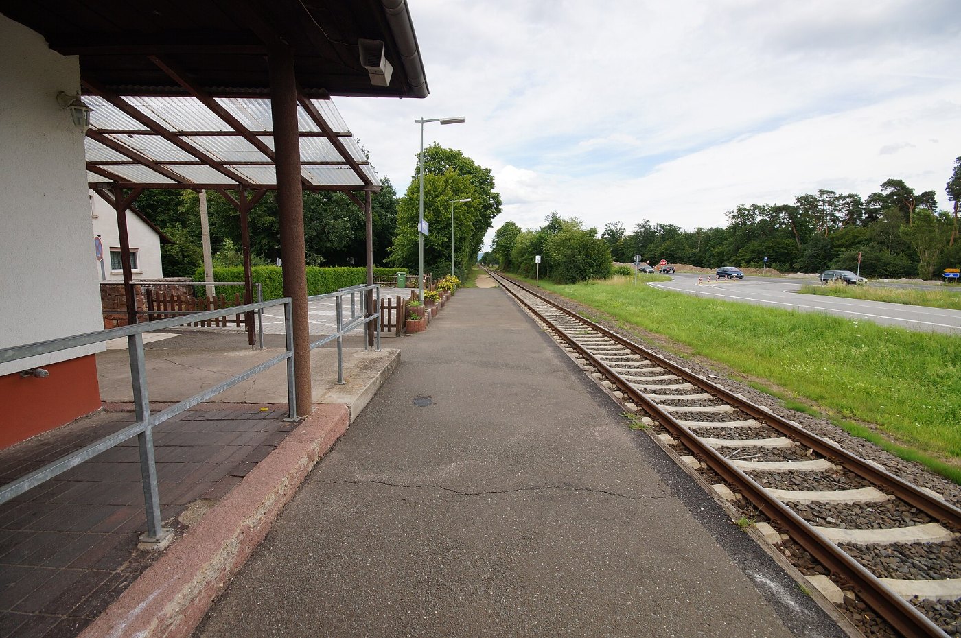 Bürstadt Riedroder Bahnhof auf Bahnsteig Richtung Bensheim 11.7.2012