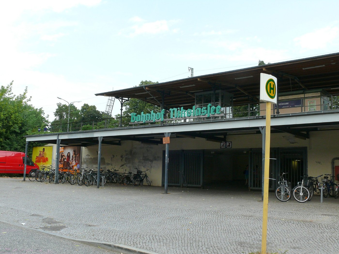 Nikolassee Borussenstraße Bahnhof Nikolassee