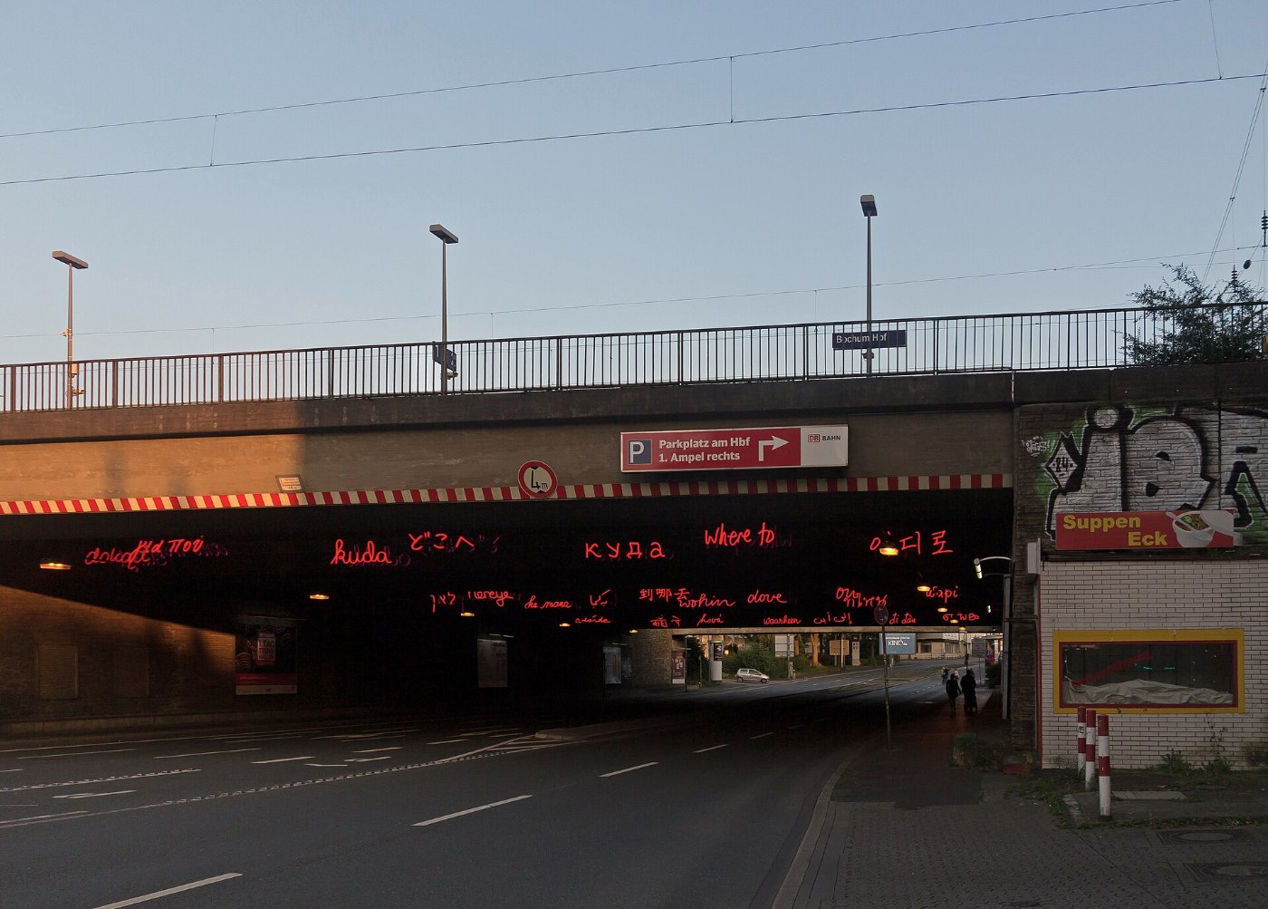 Bochum Mitte, Waarheen in vele talen bij het centrale treinstation pogin