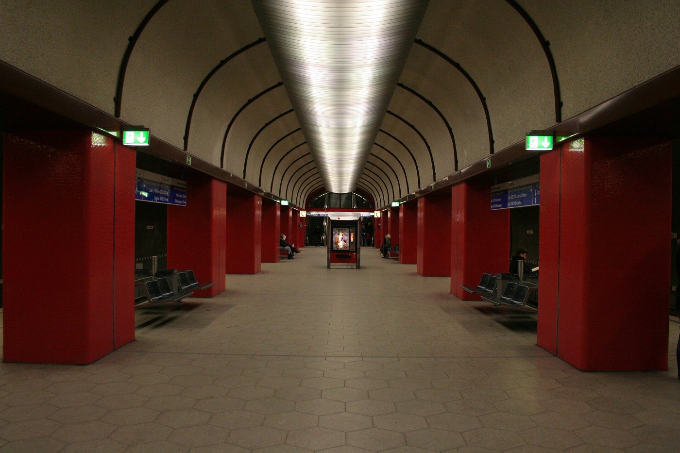 Stadtbahn im Bochumer Hauptbahnhof