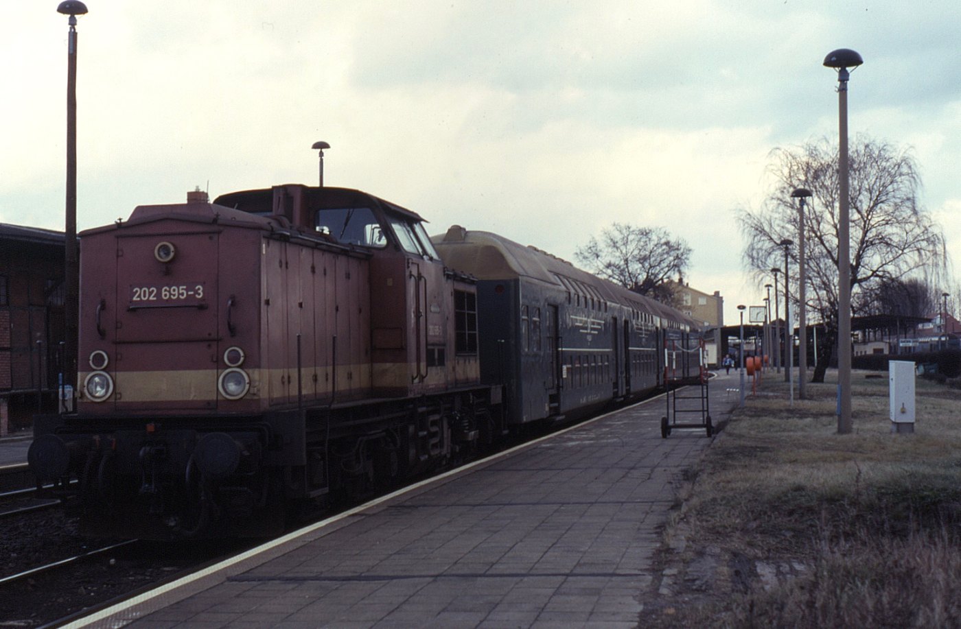 14.01.93 Brandenburg Hbf 202.695 ()