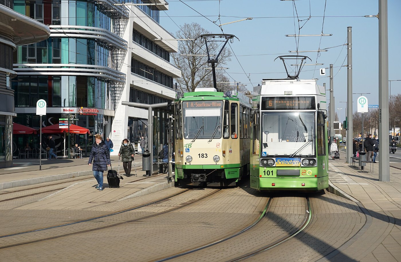 Tram KTNF6 MGT6D Brandenburg Hauptbahnhof