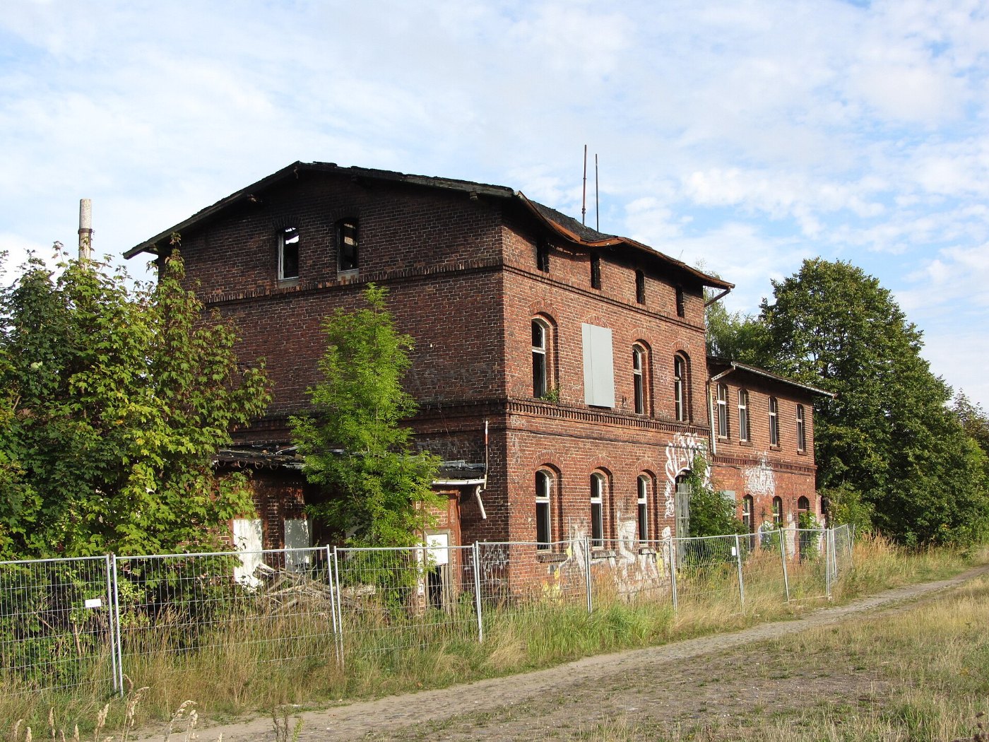 Barth Bahnhof Empfangsgebäude Schmalspurbahn Ruine 2013 09 04 4
