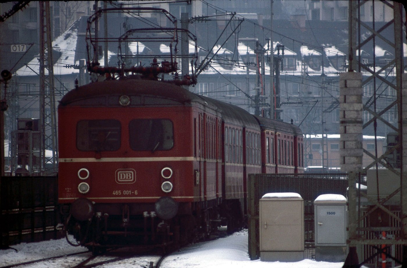 Stuttgart Hbf. Ausfahrt elTW 465 001 LABW Staatsarchiv Ludwigsburg PL 73