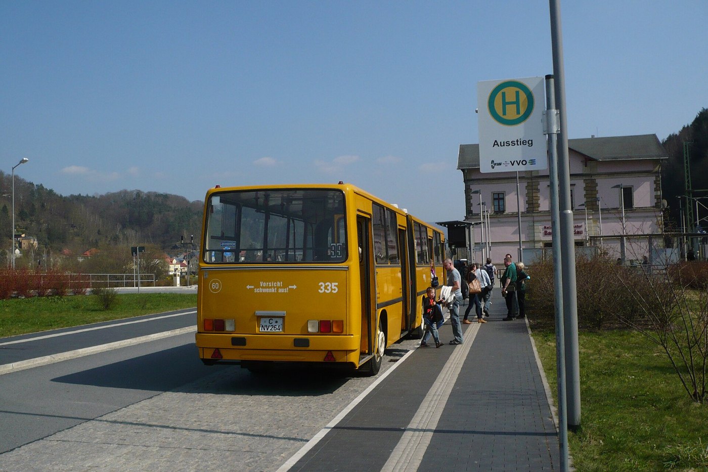 2015 04 10 Bad Schandau Bahnhof Ikarus bus 0