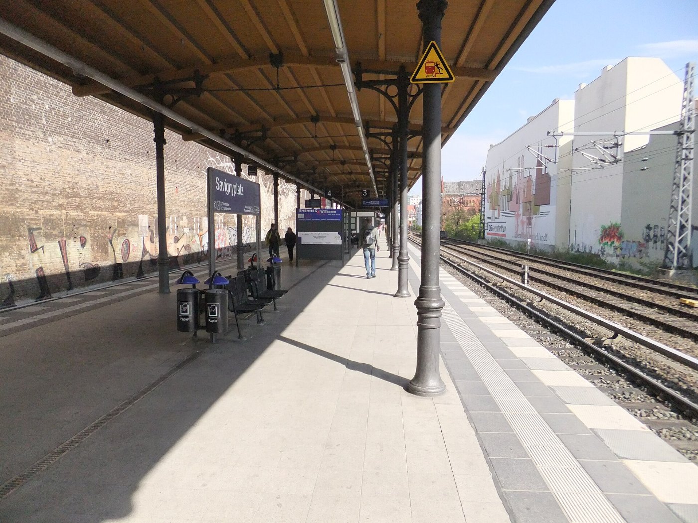 Berlin Bahnhof Savignyplatz auf Bahnsteig zu Gleis 3 21.4.2012