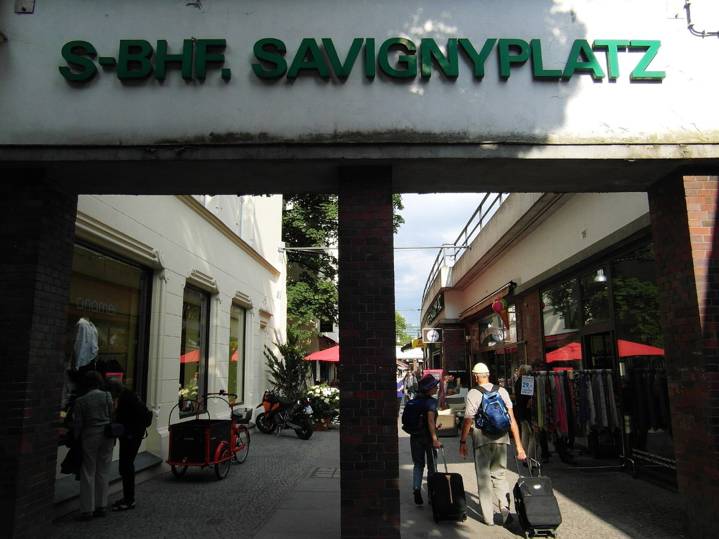 Berlin S Bahnhof Savignyplatz ()