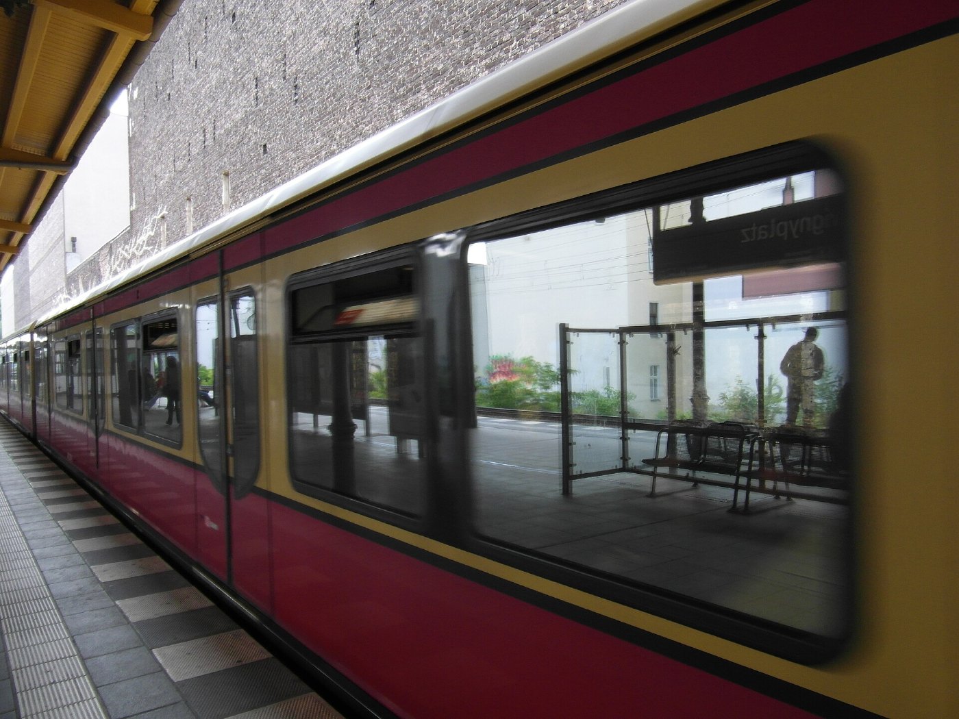 Berlin S Bahnhof Savignyplatz ()
