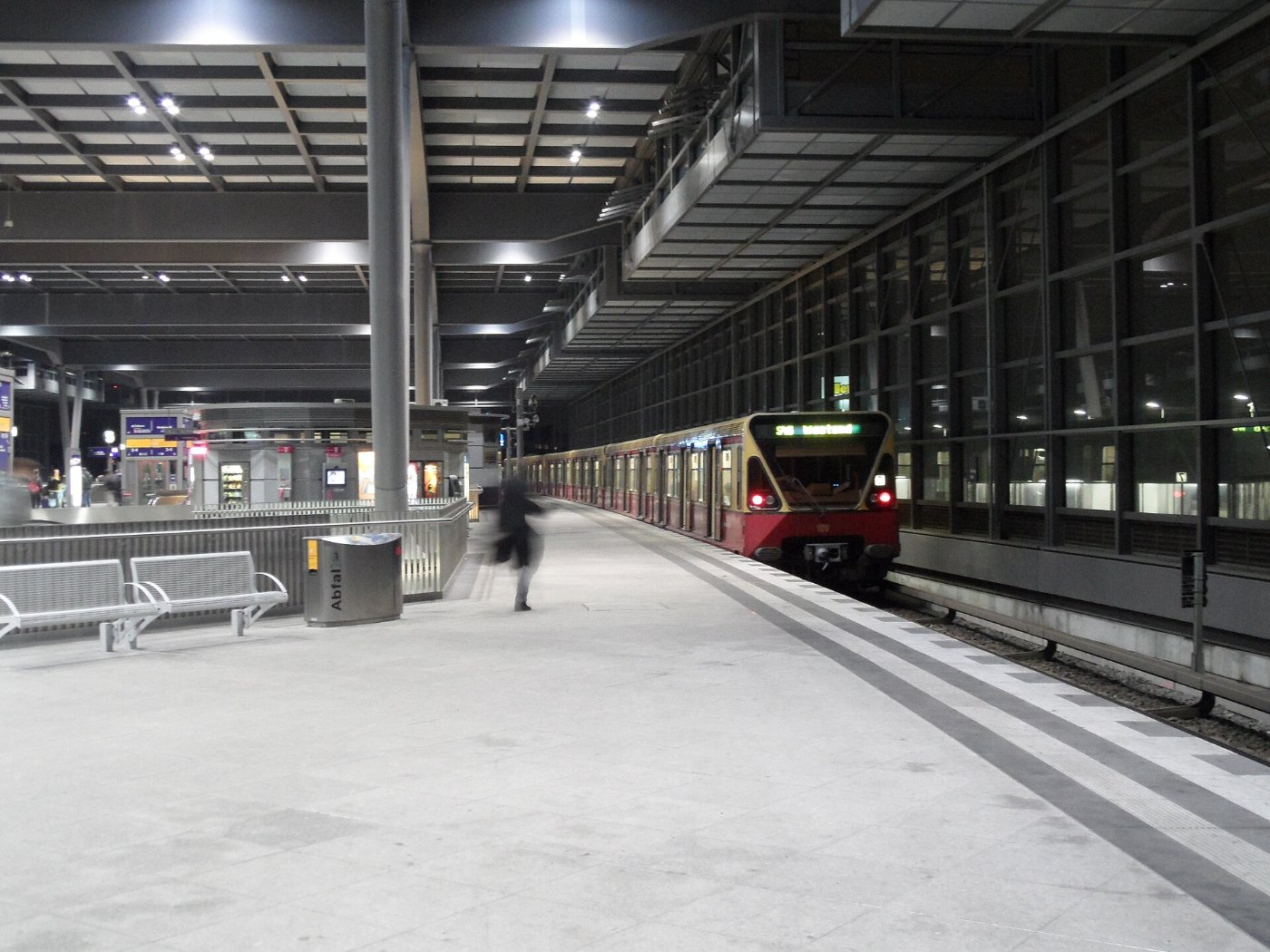 Berlin Bahnhof Südkreuz Ringbahnhalle ()