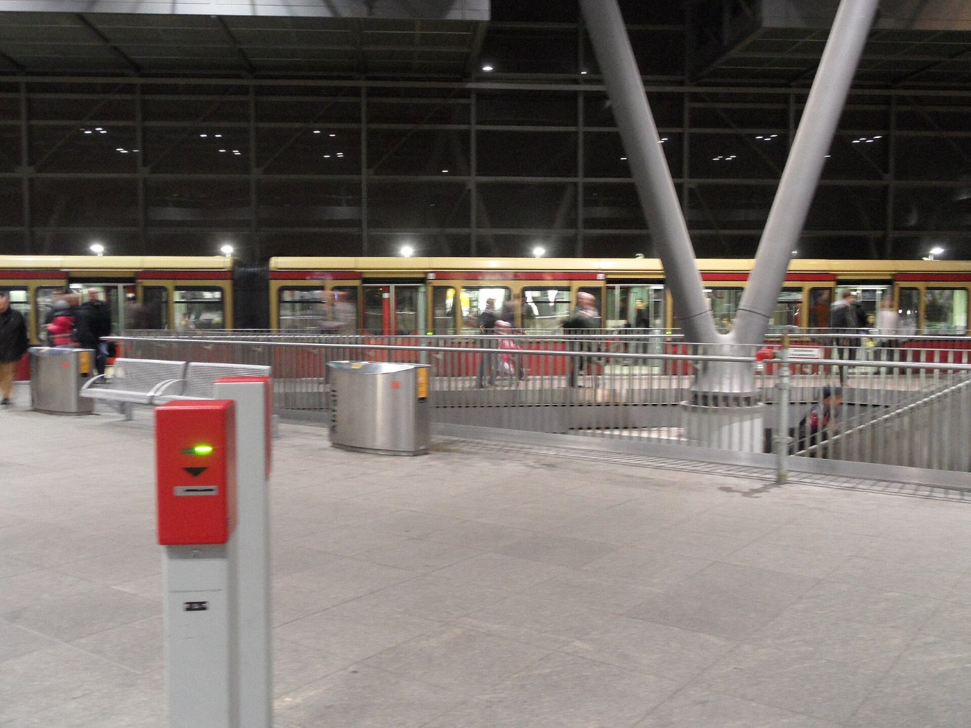 Berlin Bahnhof Südkreuz Ringbahnhalle ()