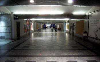 Berlin Bahnhof Berlin Spandau Unterführung von Gleis 1 nach Gleis 6 blic