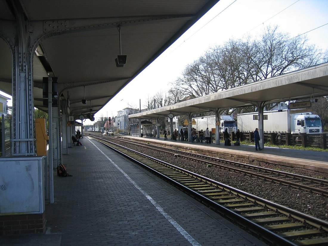 Bünde (Westf.) Train Station 005