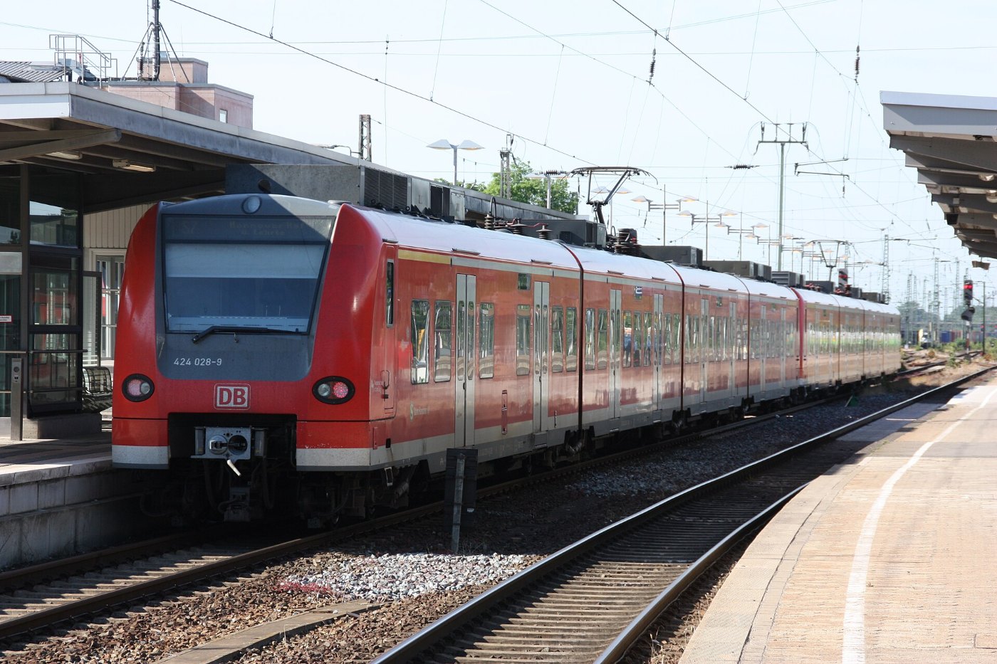 S Bahn auf dem Bahnhof Celle (03)