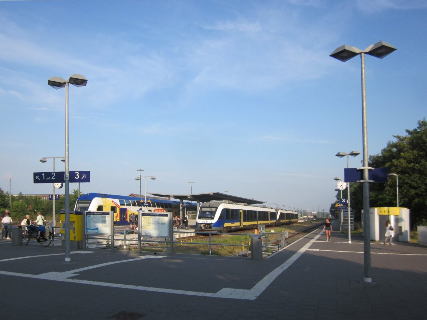 Bahnhof Cuxhaven Bahnsteige Juli 2016