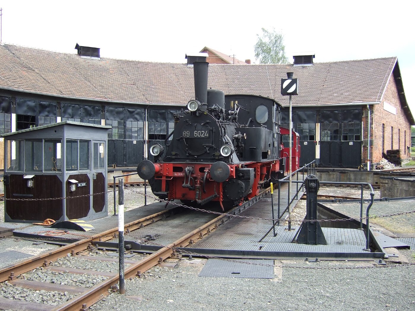 DDM 89 6024 auf der Drehscheibe