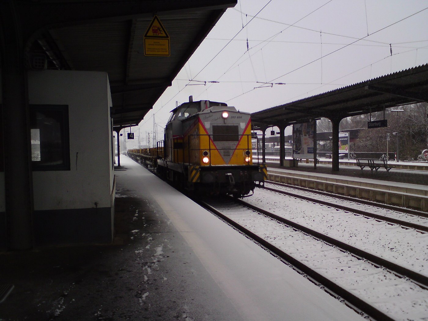 BR 203 mit Bauzug in Dillenburg