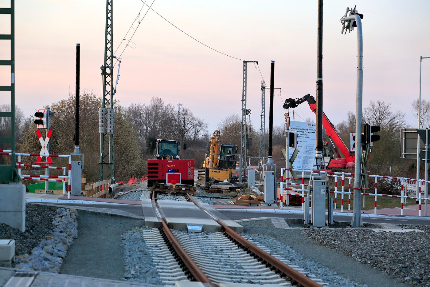 J40 816 Demmin, WÜ im Kreisverkehr