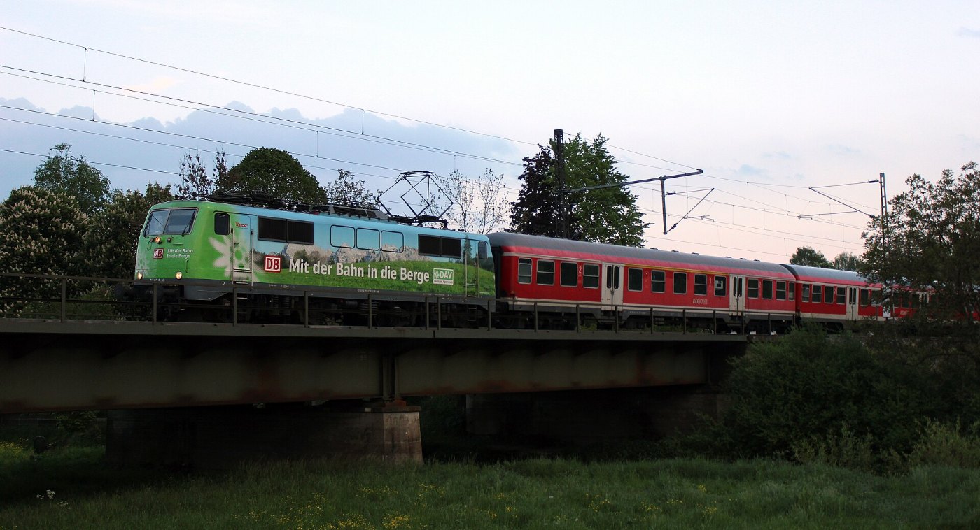 DB BR 111 039 4 & n Wagen, DB regio (DE) Donauwörth 01.05.2014 ()