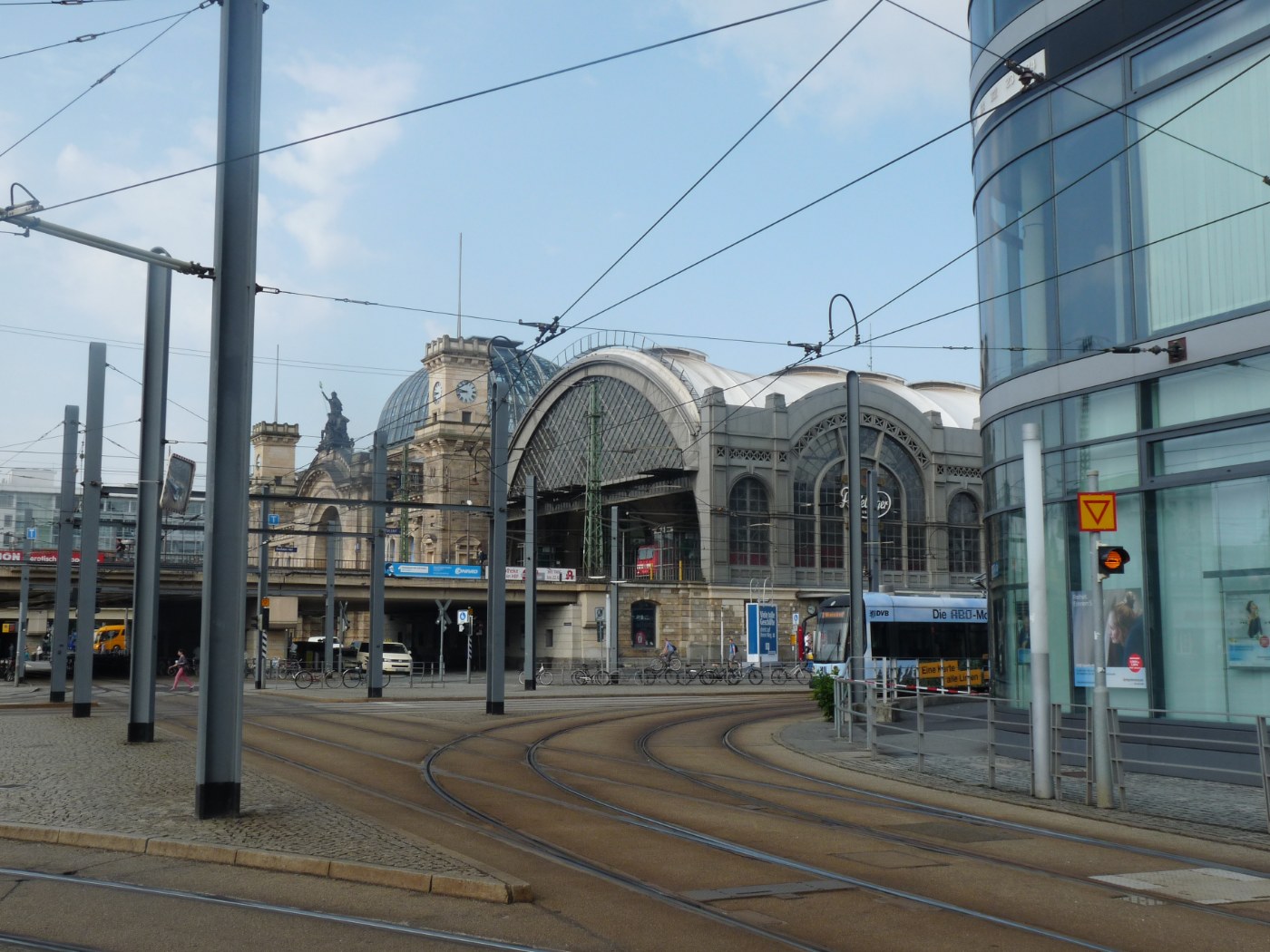 Halle des Dresdner Hauptbahnhofs