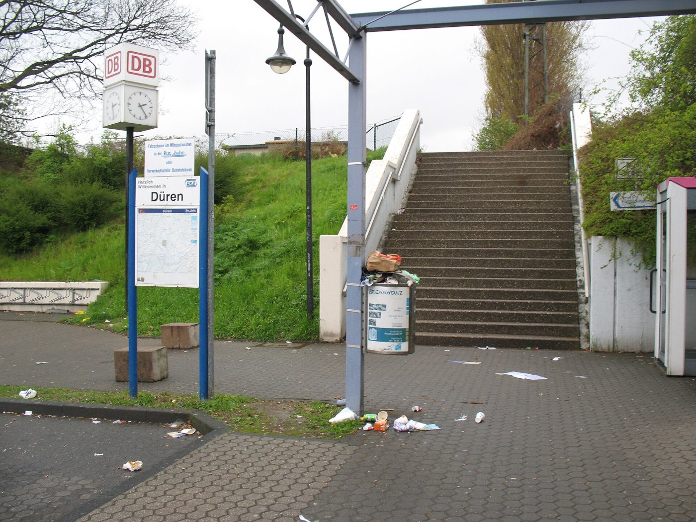 Bahnhof Düren, Ostermontag, 09. 04. 2012 panoramio
