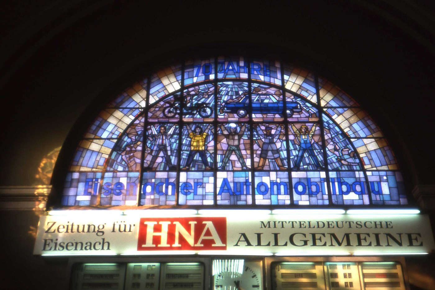 Eisenacher Automobilbau. Stained Glass, Eisenach Bahnhof, July 1991 ()