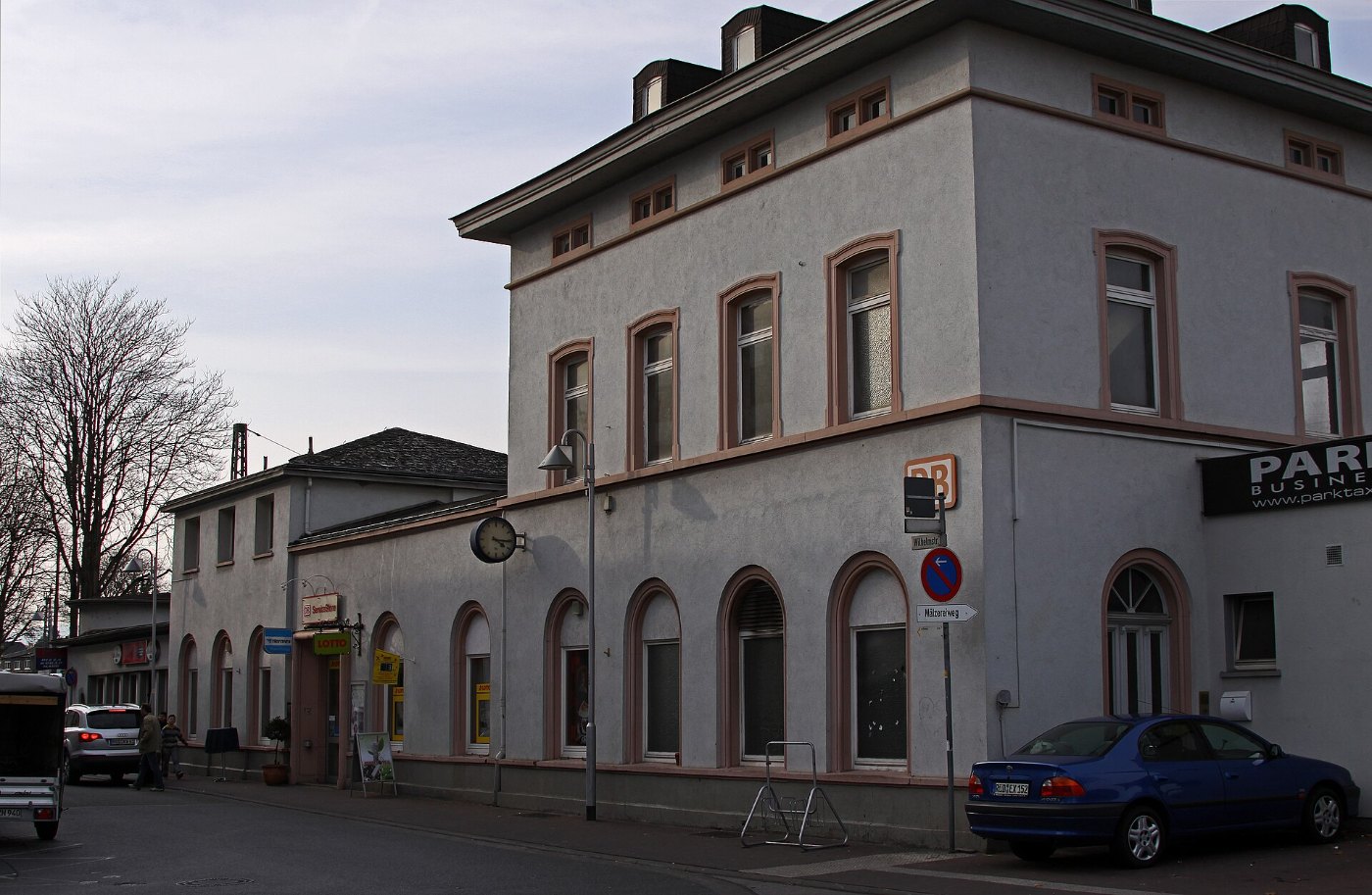 Bahnhof Eltville Strassenseite