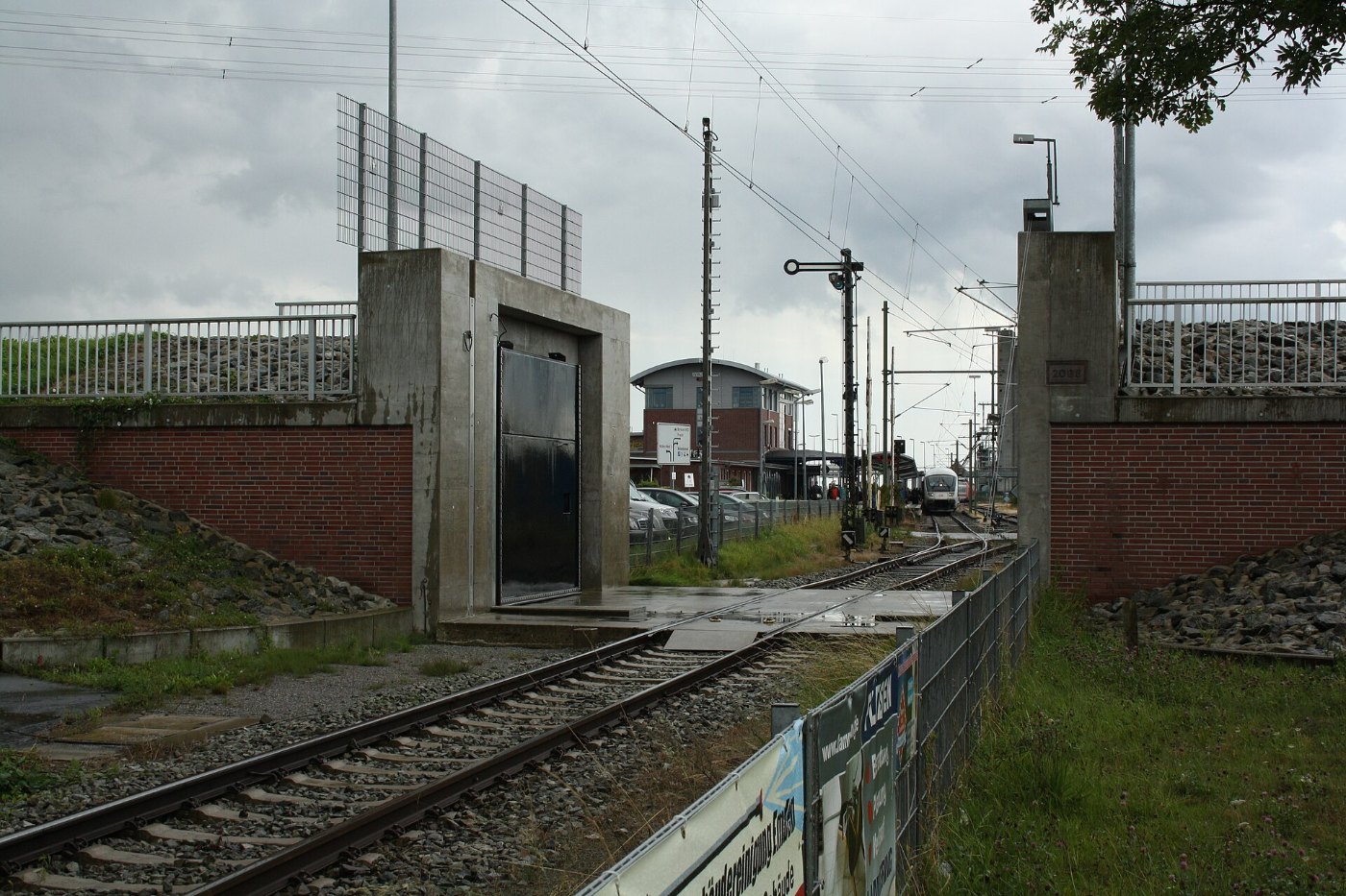 Emden Außenhafen hinter Deichschart Tor