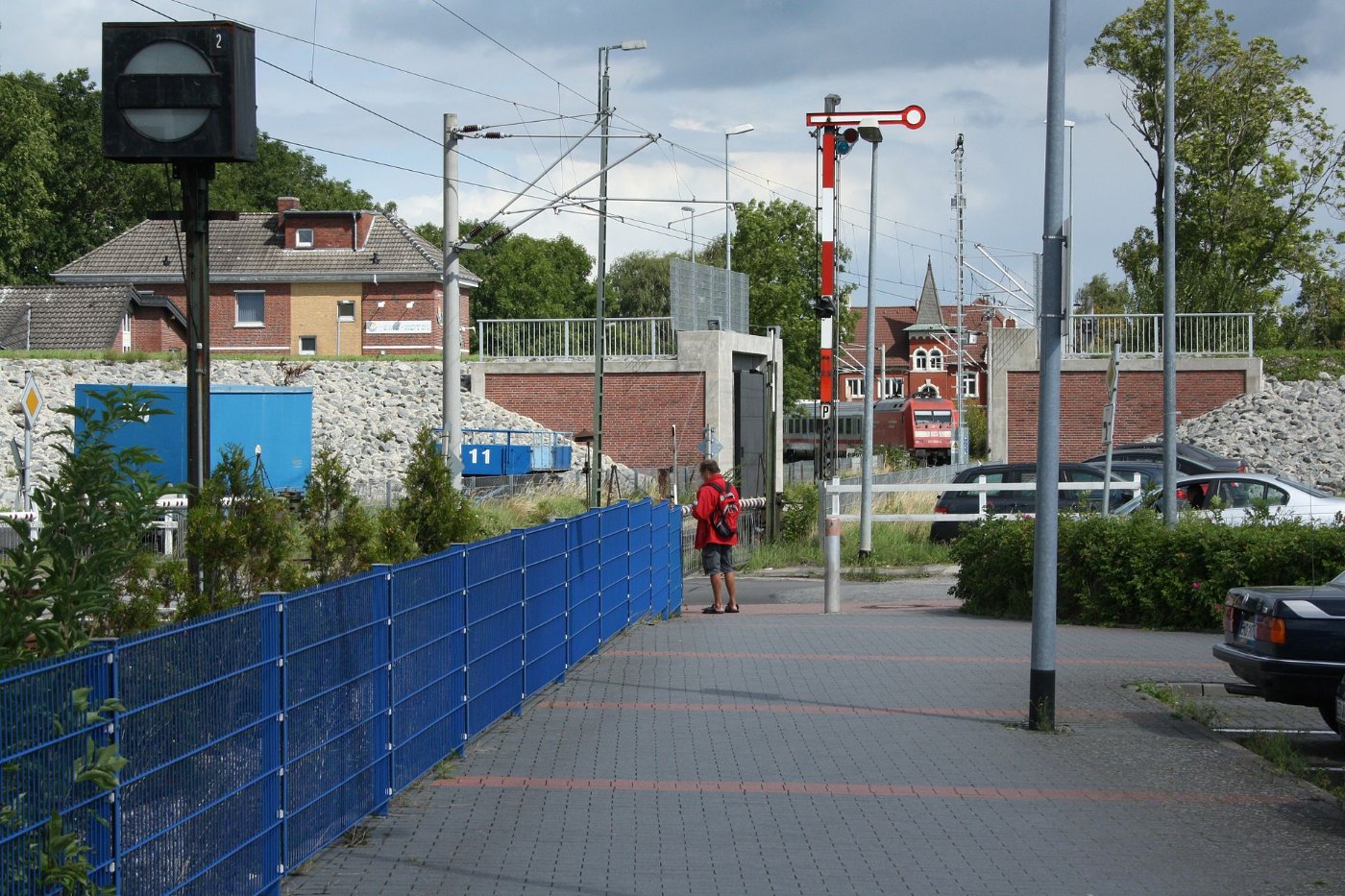 Intercity nähert sich Emden Außenhafen