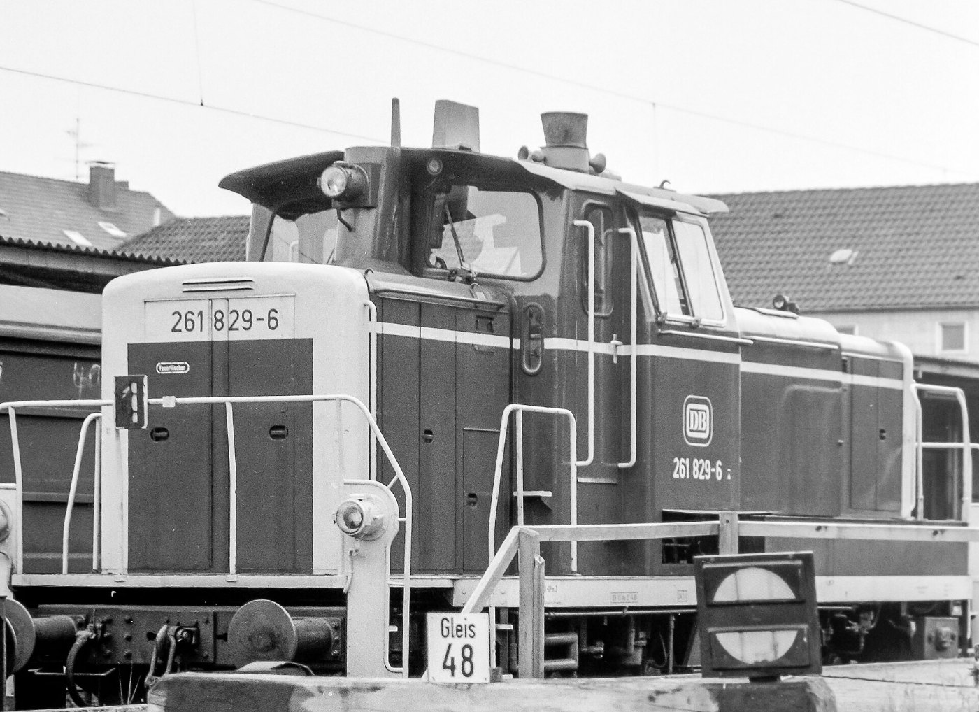 Diesel Rangierlok 261 826 6 Deutsche Bundesbahn im Bahnhof Emmerich 0494