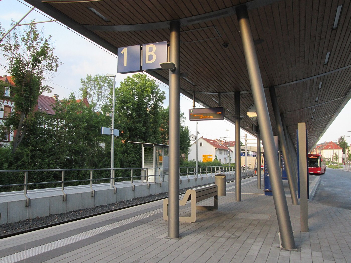 Überdachter Bereich der neuen Bahnstation Eschwege Am Bahnhof panoramio