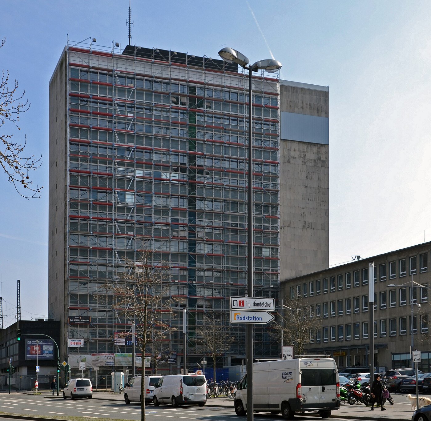 Essen Hauptbahnhof, Verwaltungsgebäude 1