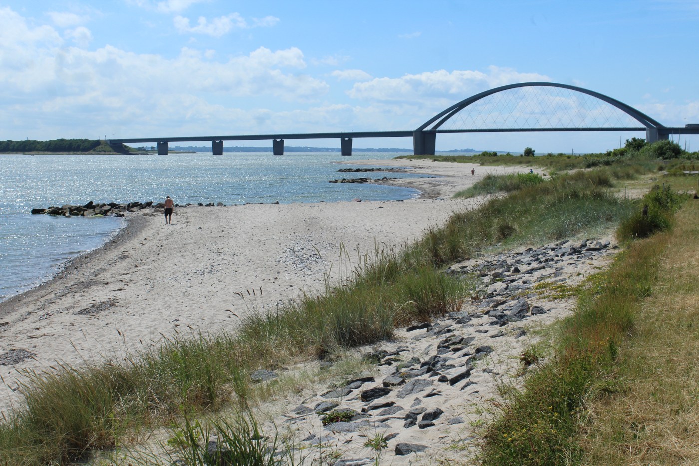 Die Fehmarnsundbrücke über dem Fehmarnsund