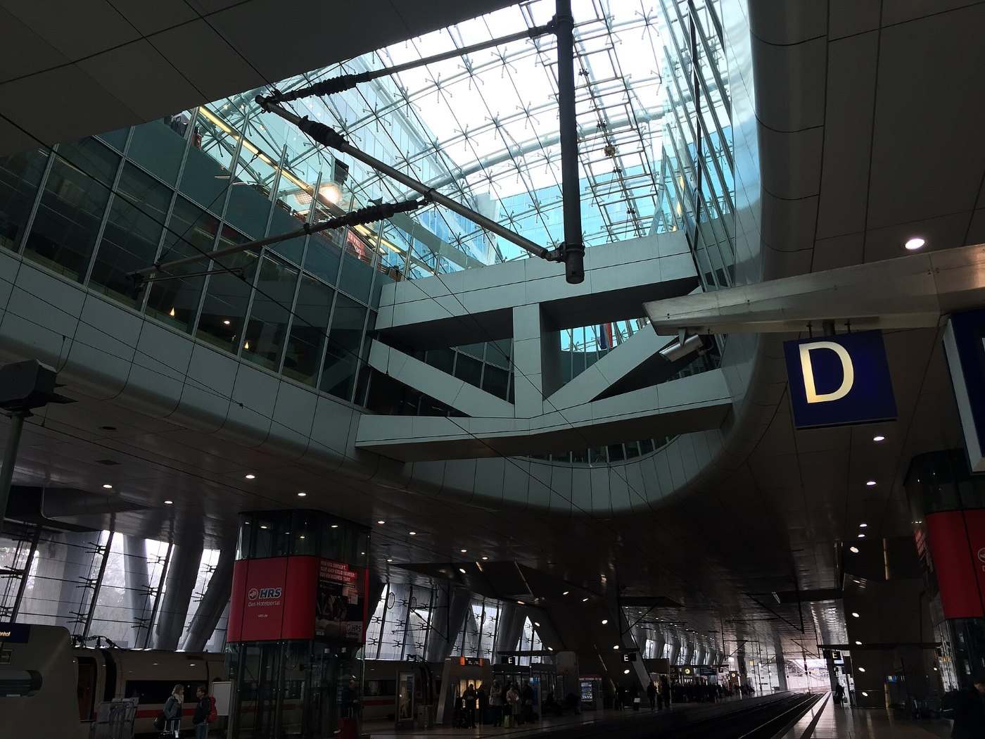 Frankfurt Flughafen Fernbahnhof 3