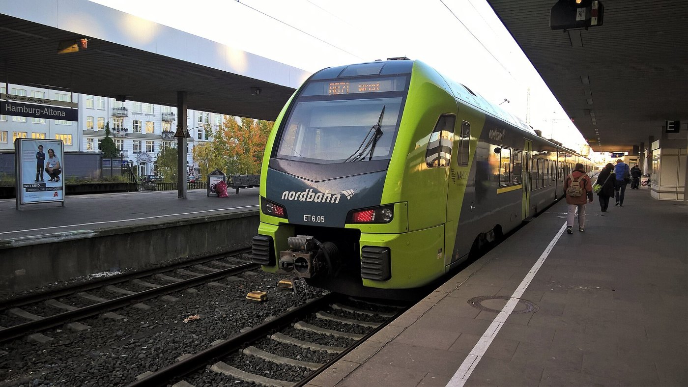 Nordbahn hamburg altona flirt3
