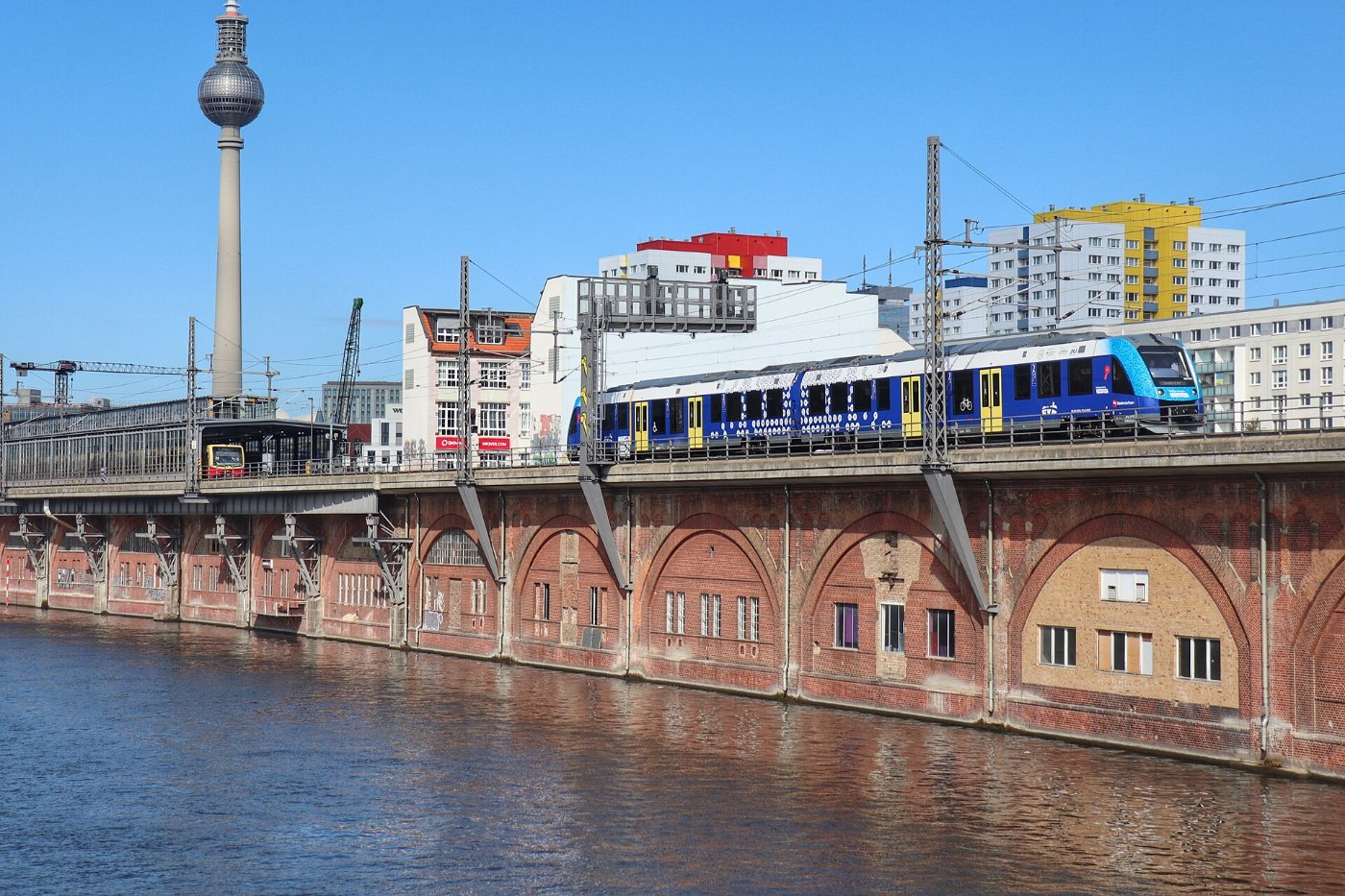 Alstom Coradia iLint auf der Berliner Stadtbahn
