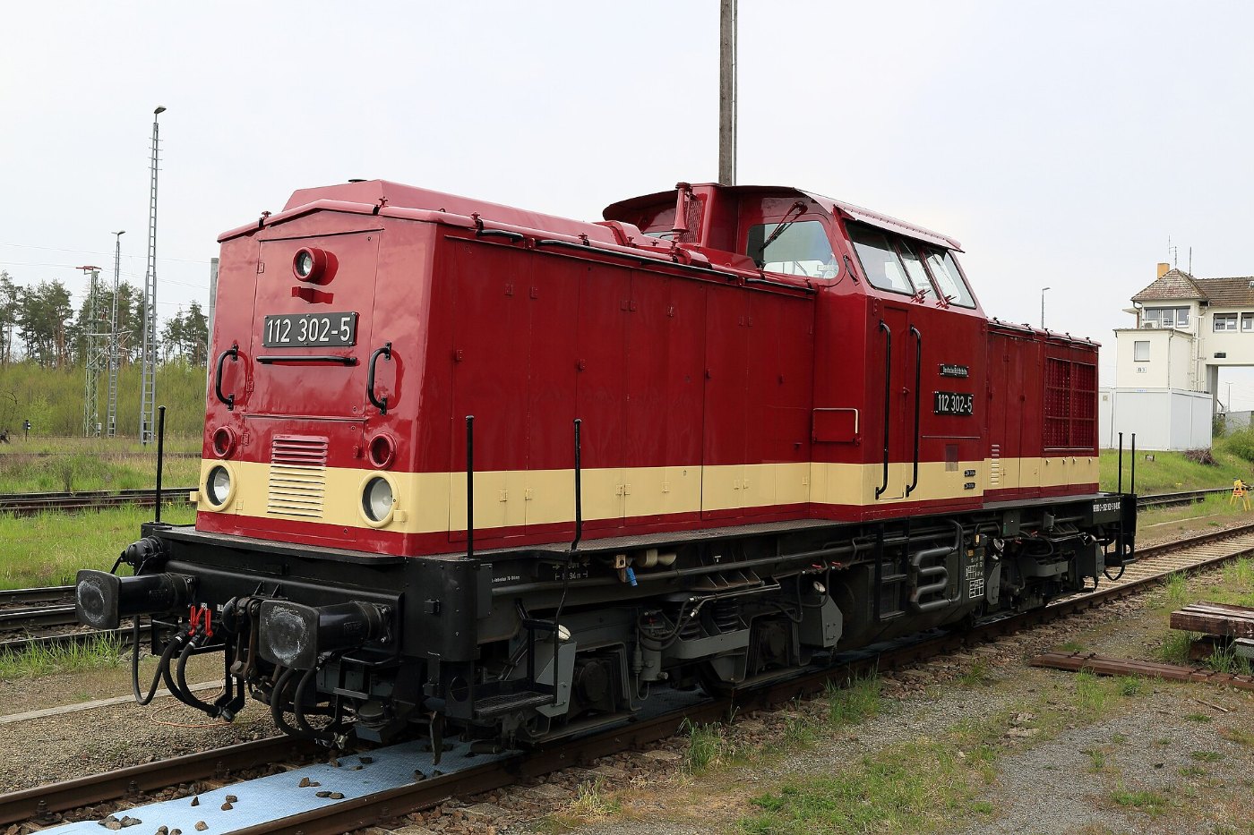 J39 351 Bf Falkenberg (Elster), 112 302