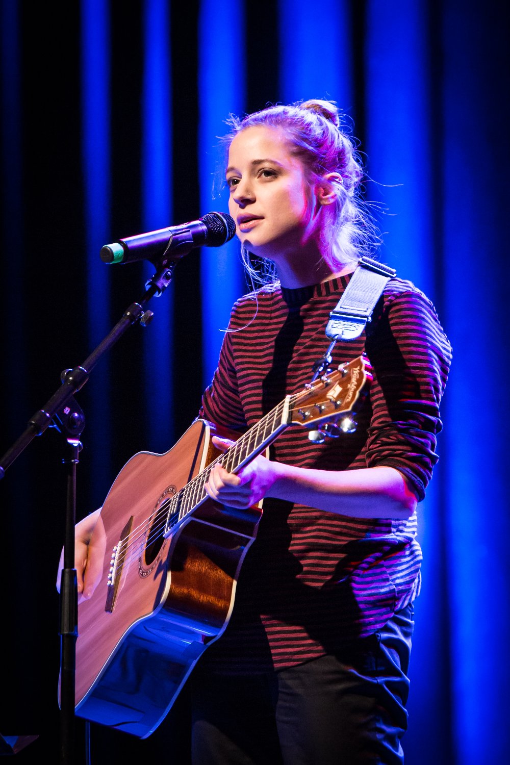 Lara Stoll – Poetry Slam